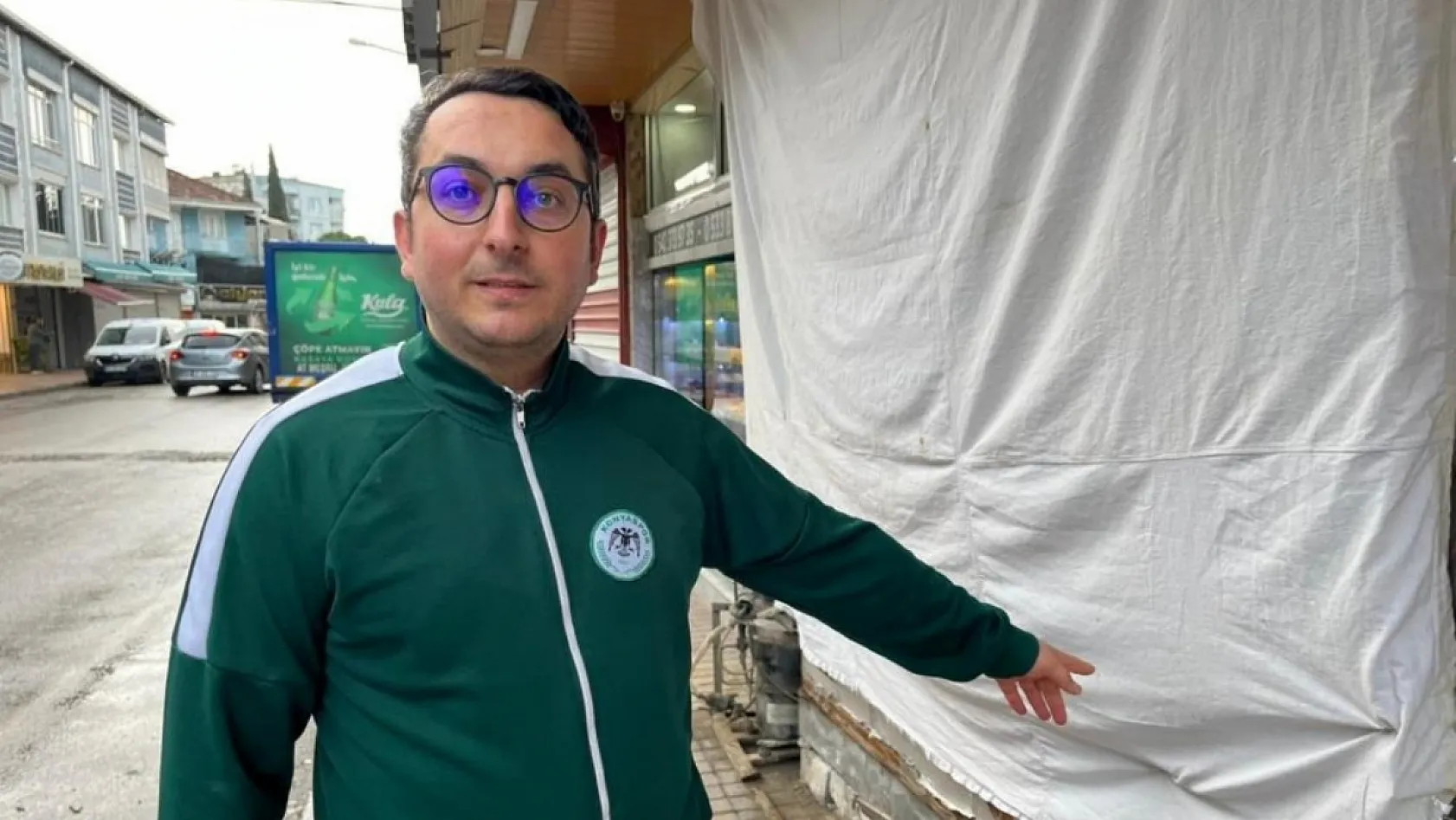 Sürücünün şekeri düştü, kontrolden çıkan araç çarşıyı birbirine kattı
