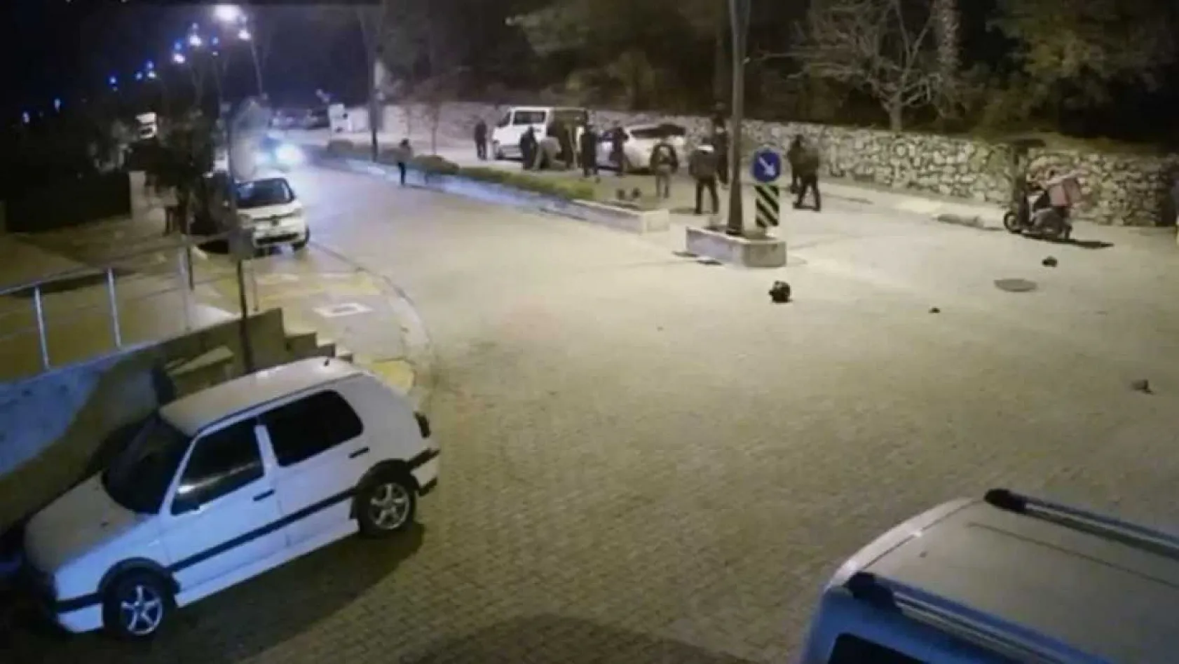 Marmaris'te otomobilin çarptığı motosikletli ve yolcusu metrelerce savruldu