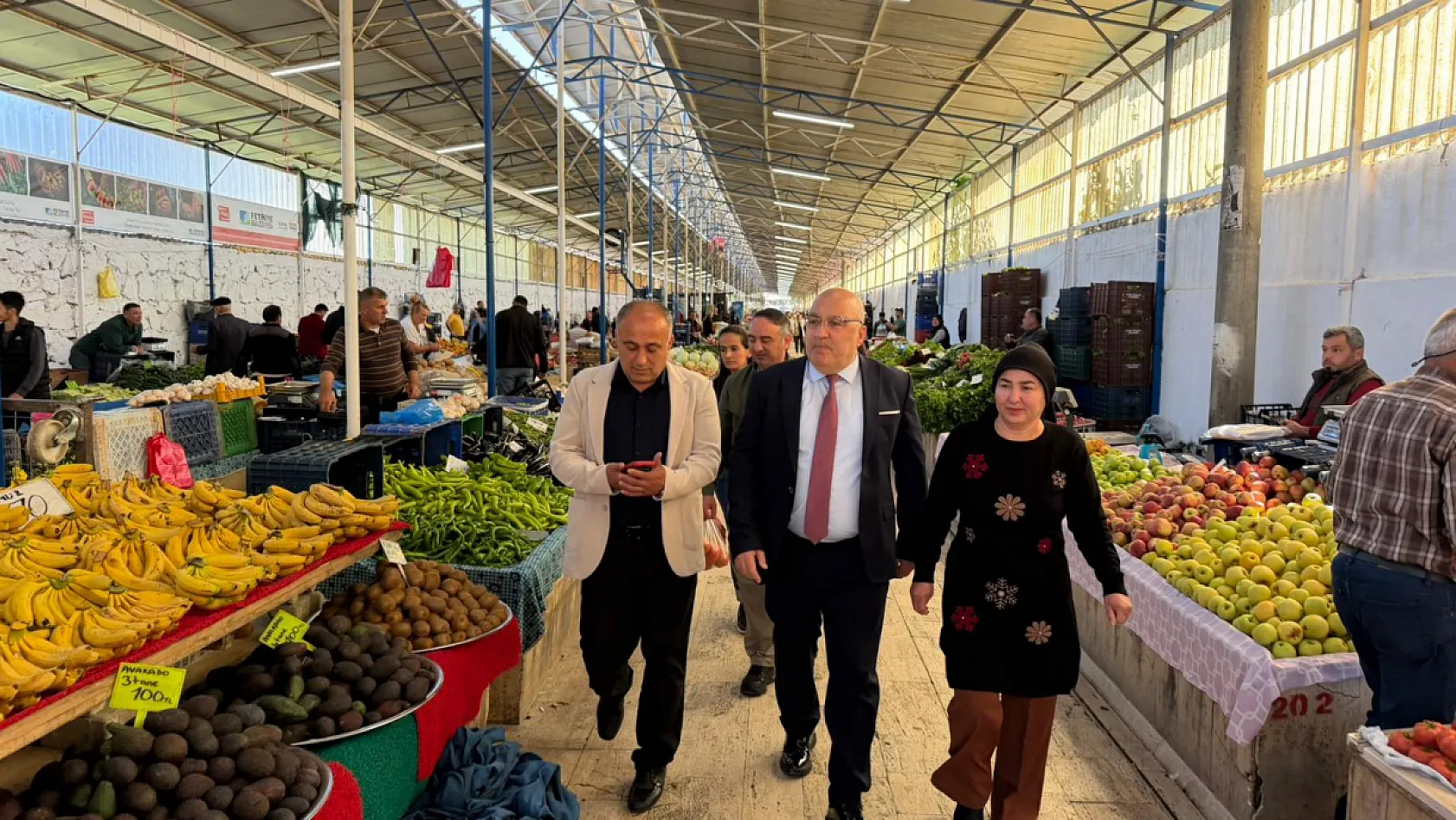 Federasyon Başkanı Karaca Fethiye'de pazar esnafıyla buluştu