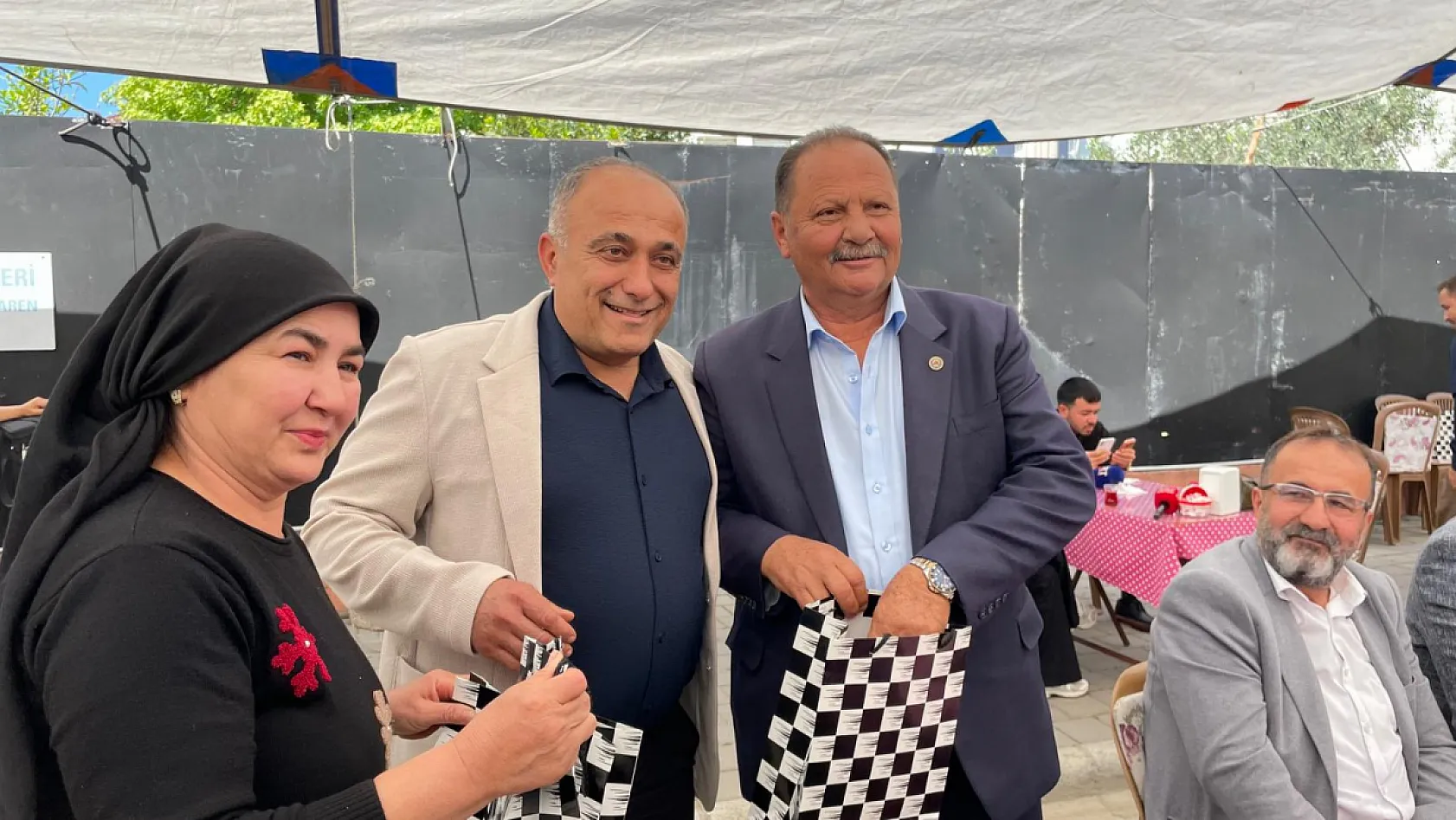 Federasyon Başkanı Karaca Fethiye'de pazar esnafıyla buluştu