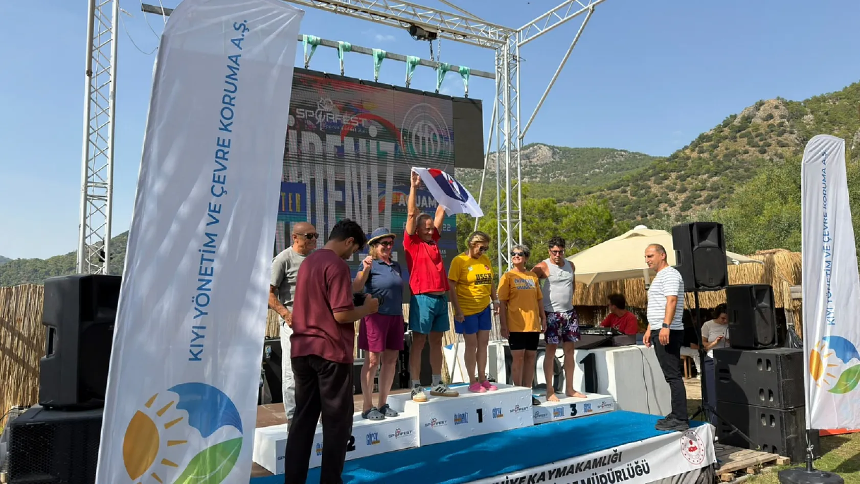 Fethiye açık su yüzme yarışlarında final etabı Kelebekler Vadisi'nde yapıldı