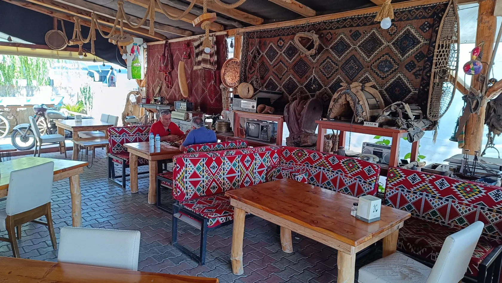 Fethiye Akarca'da 'Güzel İnsan'ın yeri: Çilek Pide hizmete açıldı