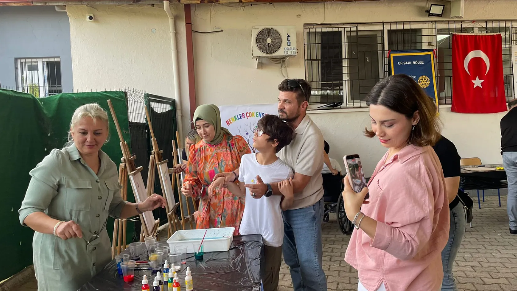 Fethiye Akıncı Okulu'nda 'Engelsiz Sanat' etkinliği: Öğrenciler hem üretti hem eğlendi