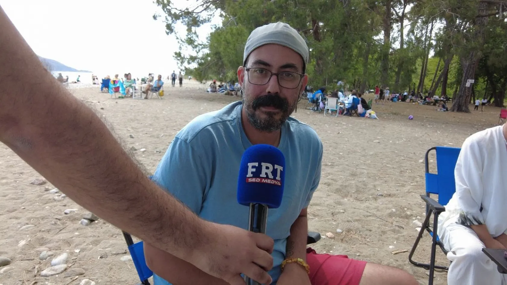 Fethiye Akmaz Plajı'nda pazar yoğunluğu: Vatandaşlar halk plajlarına sahip çıkılmasını istiyor