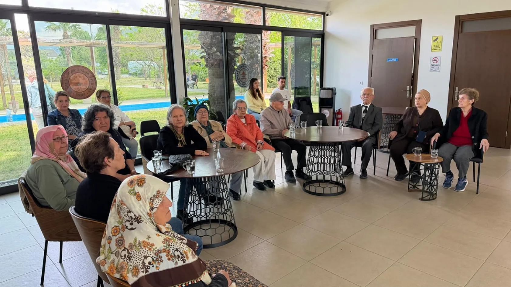 Fethiye Alzheimer Derneği'nde müzikle terapi: Yaşlılar hayata bağlanıyor