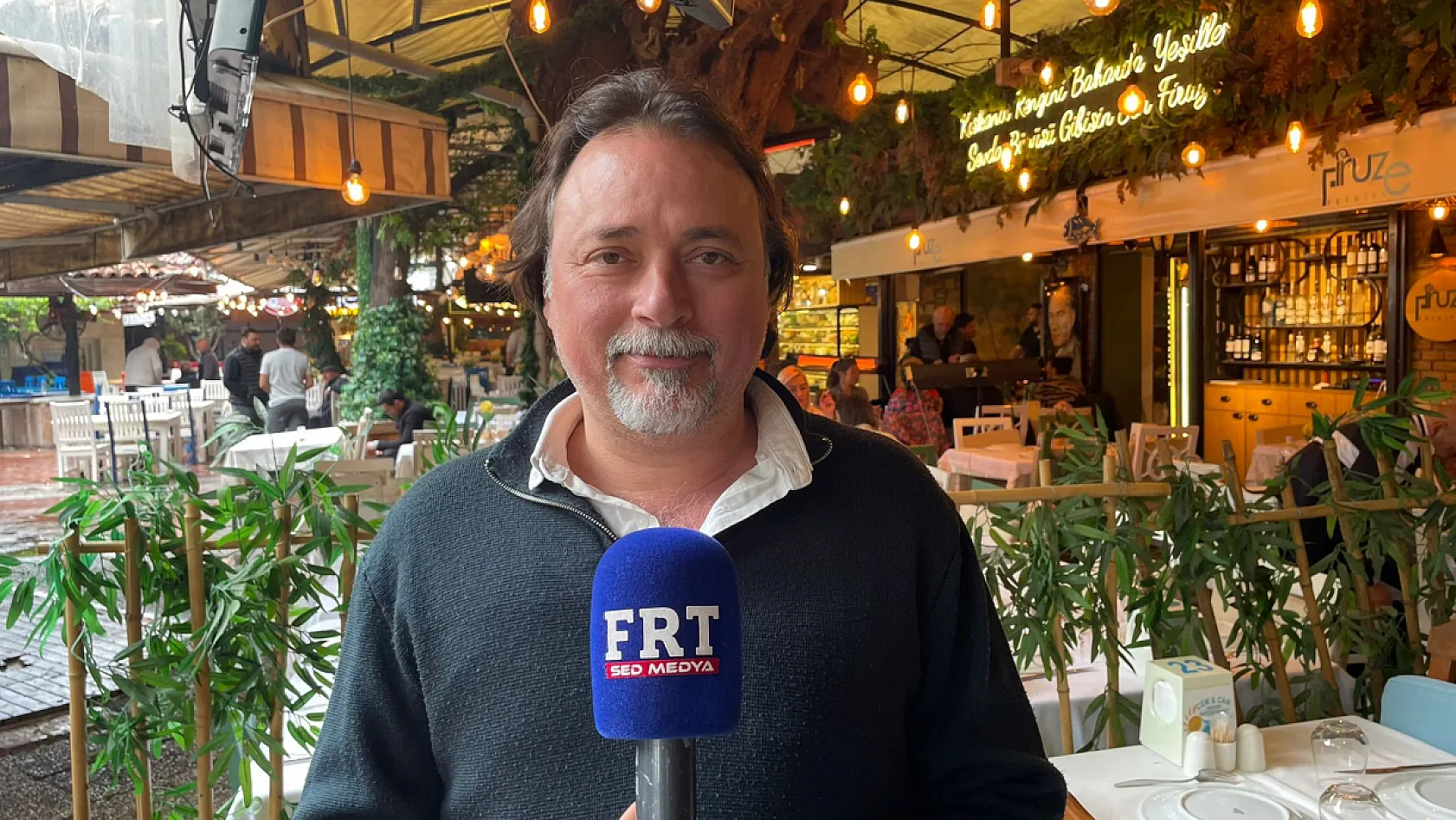 Fethiye Balık Pazarı'nda tezgah, mutfak ve müşteri buluşması