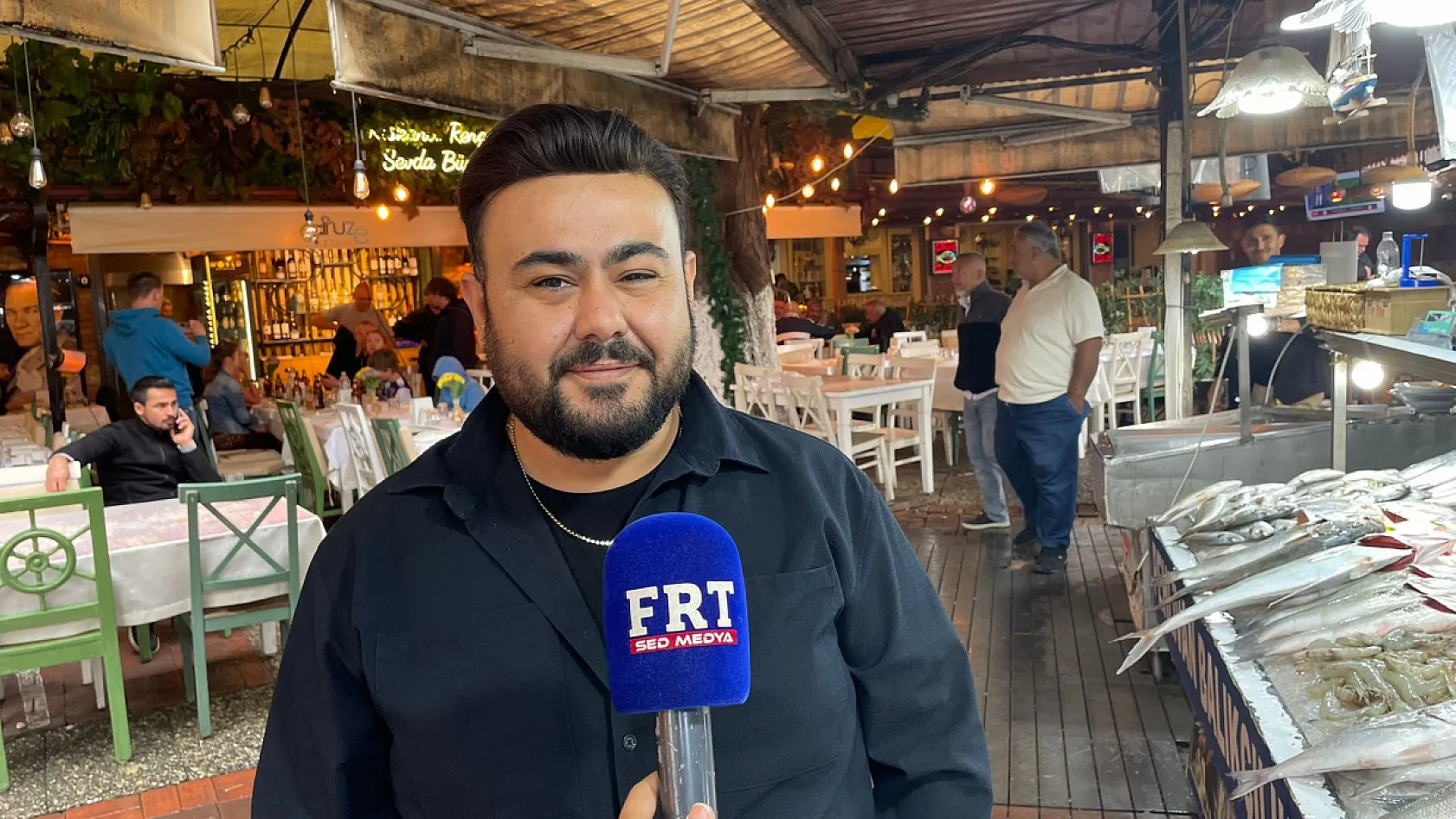 Fethiye Balık Pazarı'nda tezgah, mutfak ve müşteri buluşması