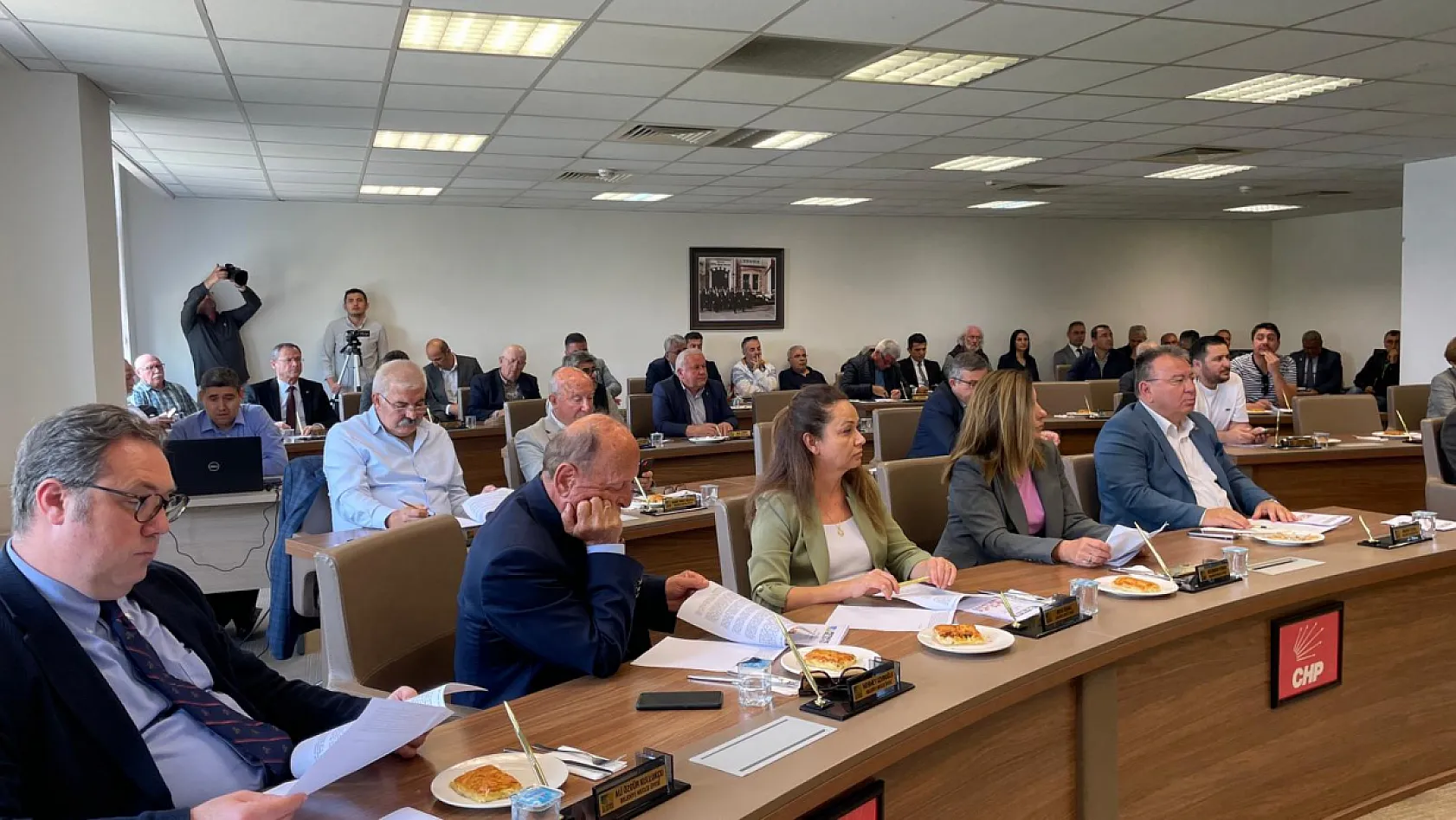 Fethiye Belediyesi'nden hizmet filosuna güçlendirme planı: 2 tır, treyler ve yeni cenaze aracı gündemde