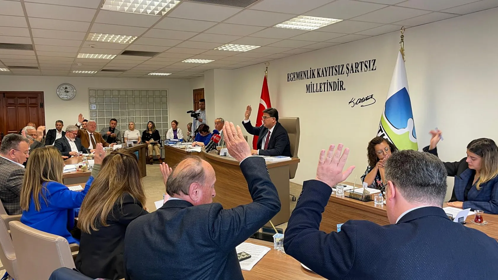Fethiye Belediye Meclisi'nde seçim gündemi: Başkan vekilleri, katip üyeler ve komisyonlar belirlendi