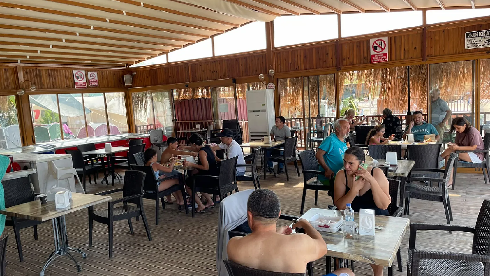 Fethiye Belediyesi Çalış Halk Plajı'nda uygun fiyatlar yüz güldürüyor