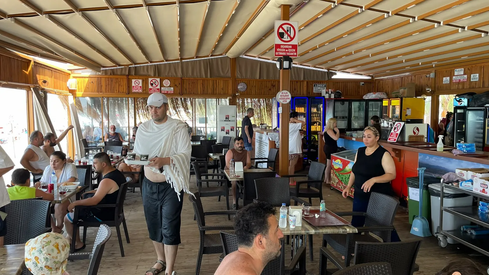 Fethiye Belediyesi Çalış Halk Plajı'nda uygun fiyatlar yüz güldürüyor