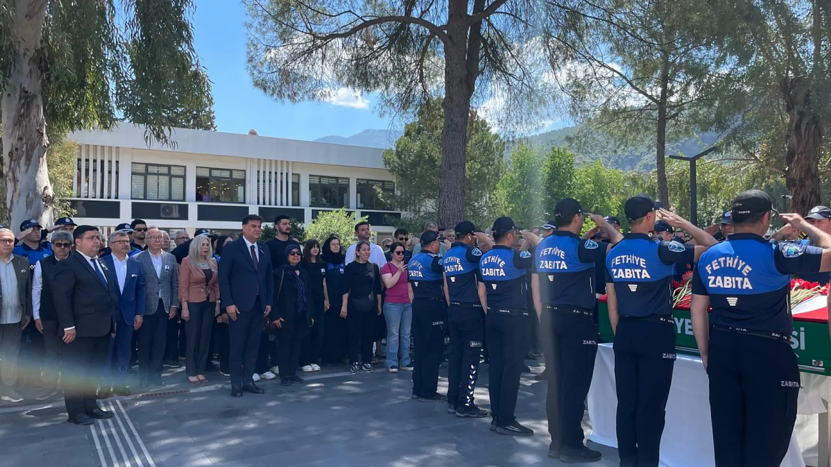 Fethiye Belediyesi'nde Kerem Ersoy'a hüzünlü veda