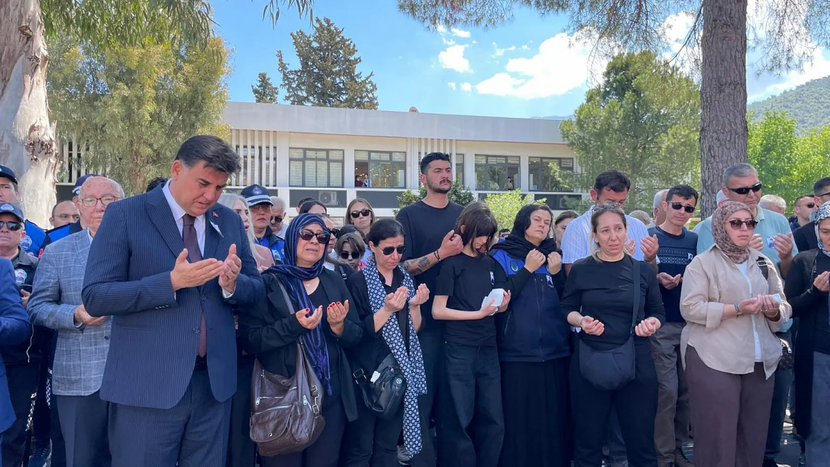 Fethiye Belediyesi'nde Kerem Ersoy'a hüzünlü veda