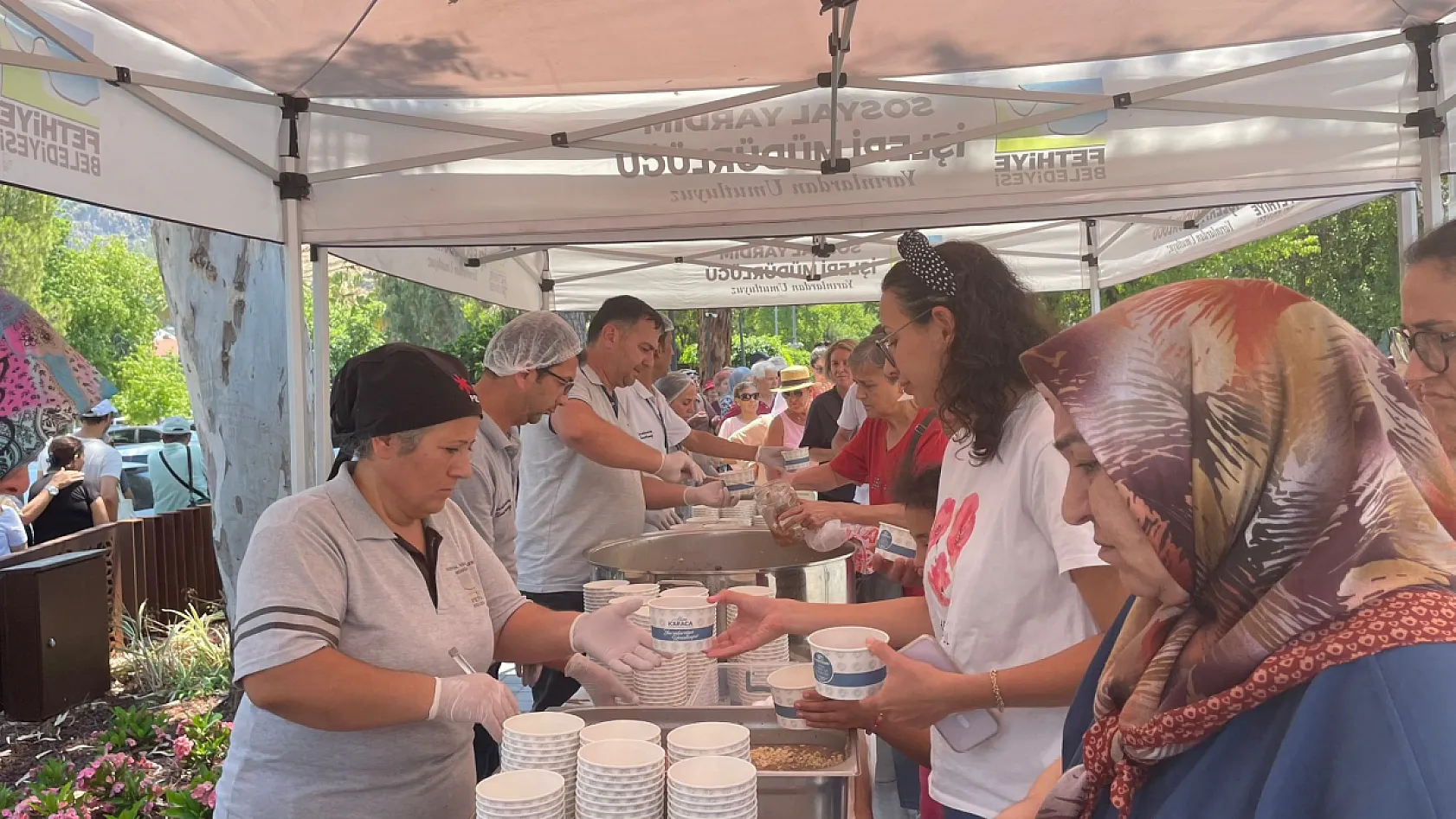 Fethiye Belediyesi'nden Muharrem Ayında Geleneksel Aşure İkramı