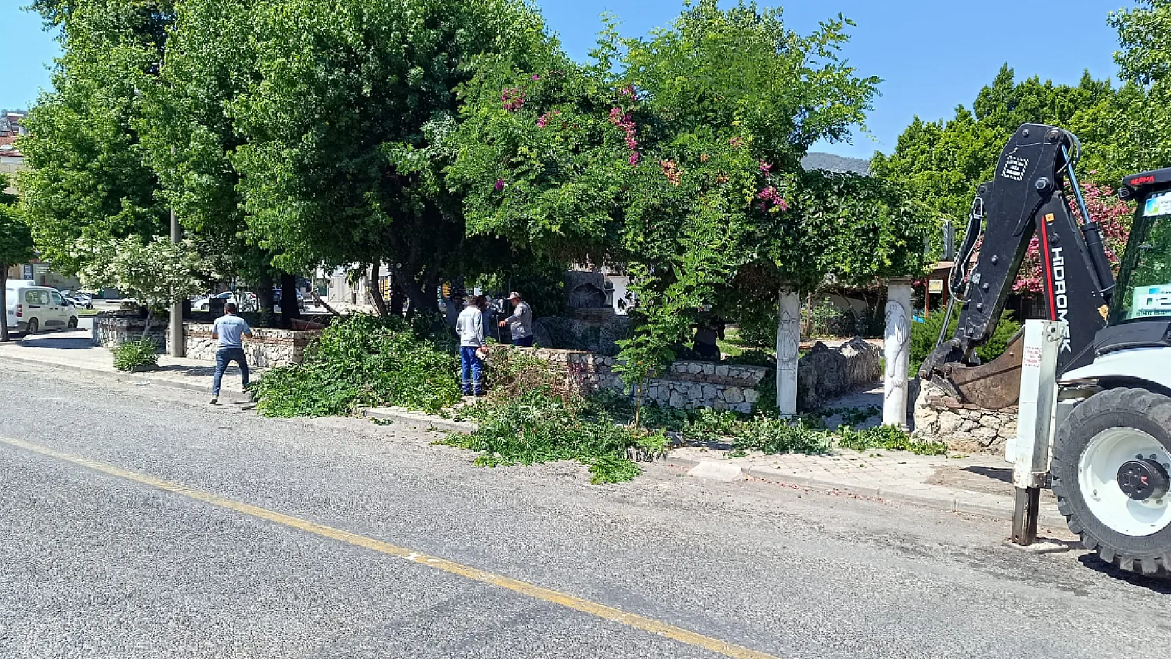 Fethiye Belediyesi'nden Zakkum Parkı'nda Peyzaj Düzenlemesi