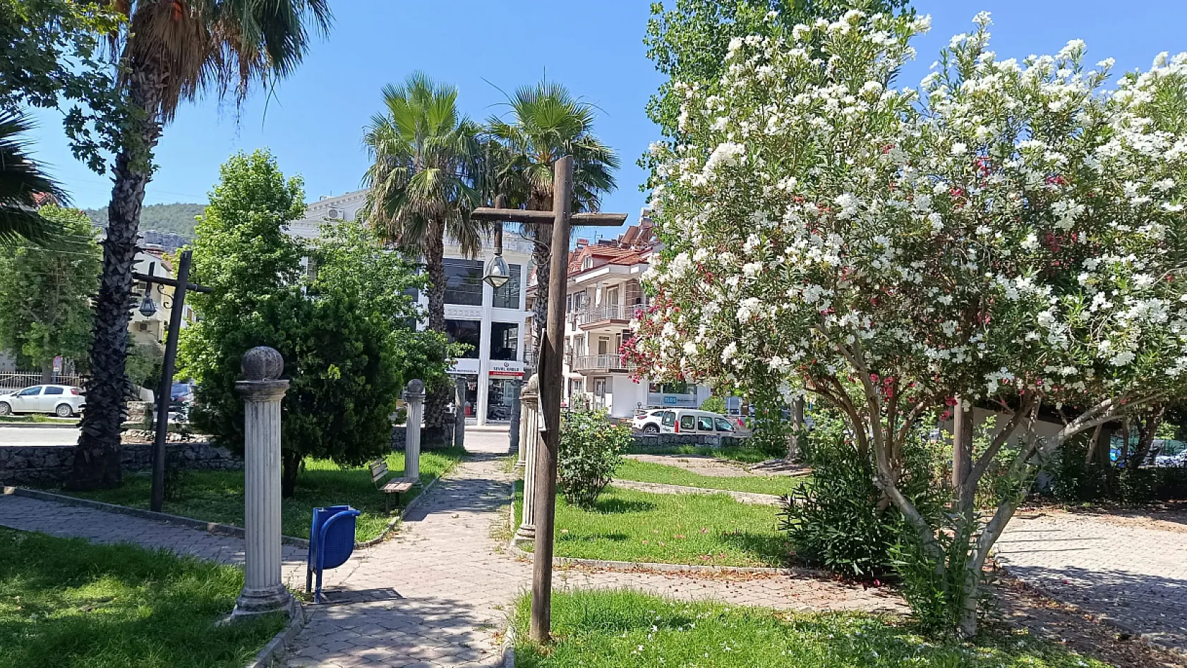 Fethiye Belediyesi'nden Zakkum Parkı'nda Peyzaj Düzenlemesi