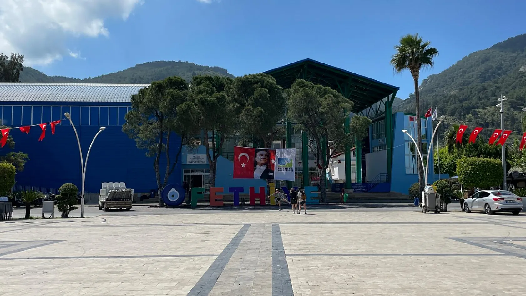 Fethiye Beşkaza Meydanı 23 Nisan'a hazır: 'Uluslararası Çocuk Şenliği' yarın başlıyor