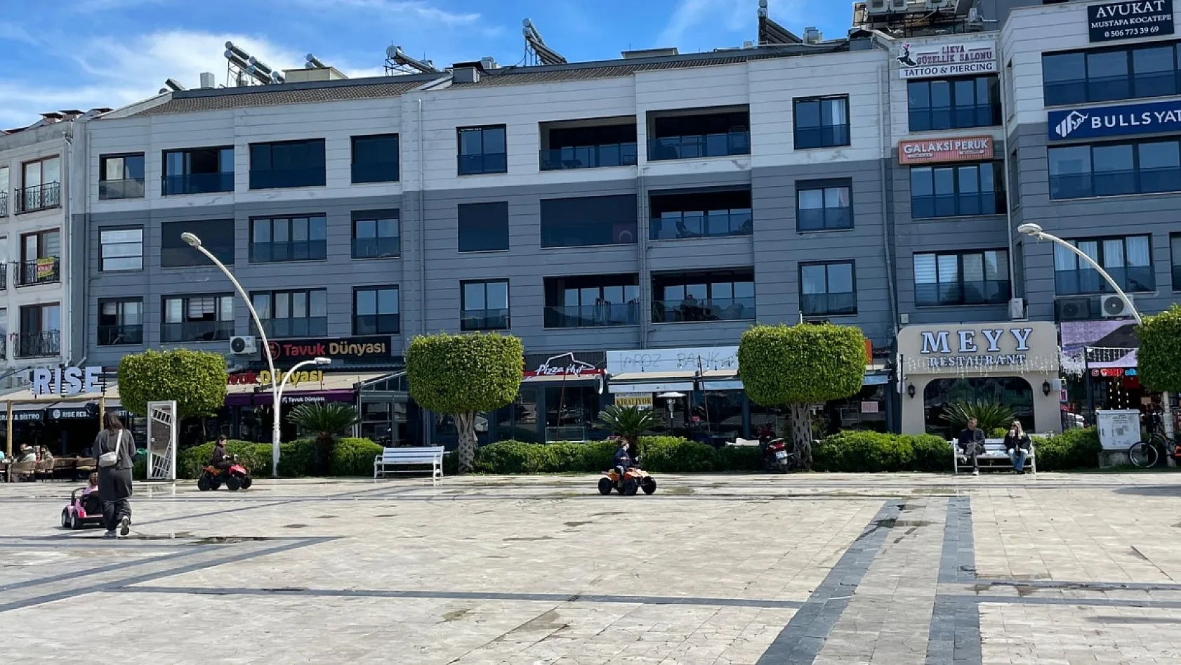 Fethiye'de Yağmurun Ardından Güneş Açtı Meydan ve Sahiller Doldu