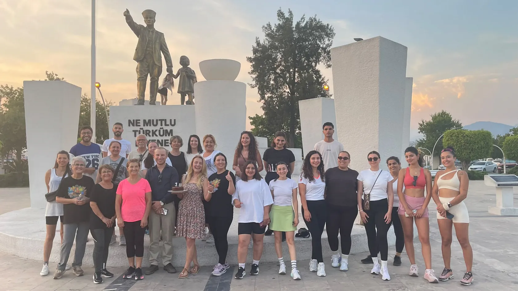 Fethiye Beşkaza Meydanı'nda her pazartesi ve perşembe spor var