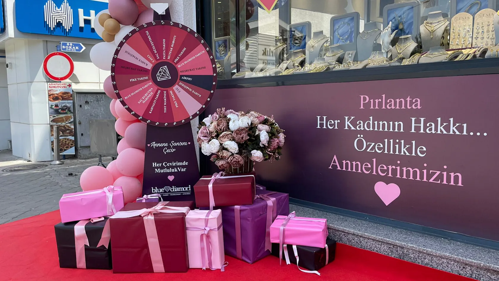 Fethiye Blue Diamond'dan Anneler Günü'ne özel yüzde 50 indirim ve sürpriz hediyeler