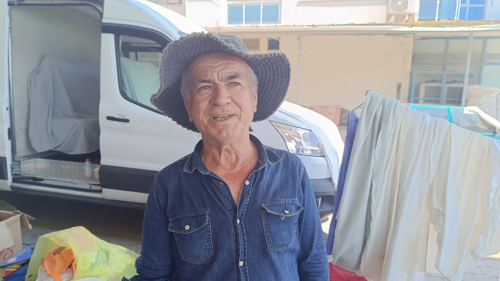 Fethiye Çalıca Pazaryeri'nde ikinci el hareketliliği: 'En azından harçlığımızı çıkarıyoruz'