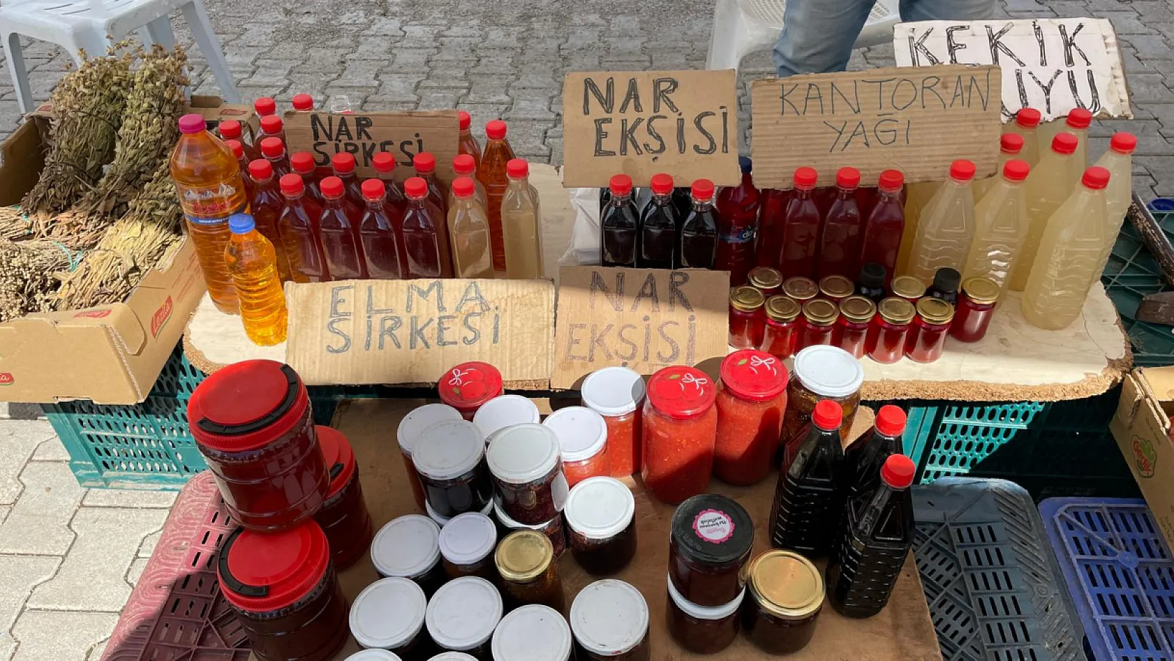 Fethiye Çalış Pazarı'nda Üretici İndirimle Ayakta Kalıyor
