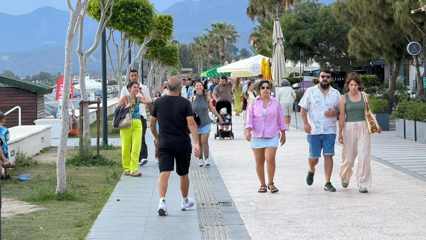 Fethiye Çalış Sahili'nde Bayram Yoğunluğu Yaşanıyor