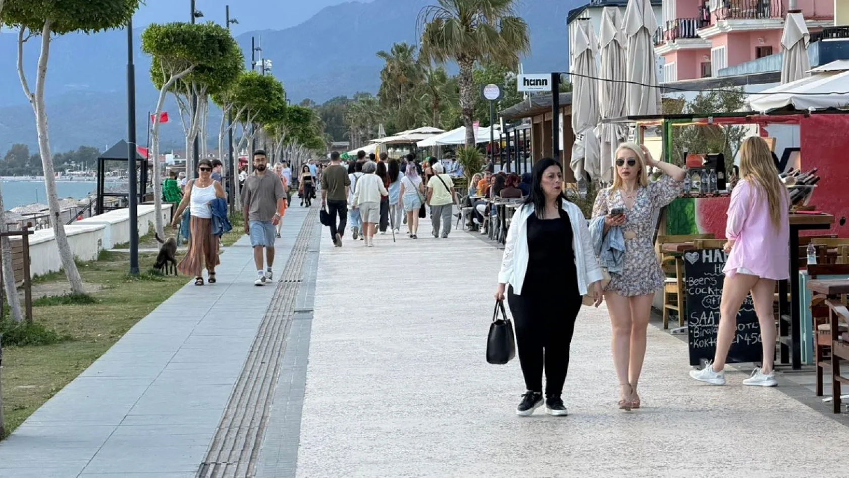 Fethiye Çalış Sahili'nde Bayram Yoğunluğu Yaşanıyor