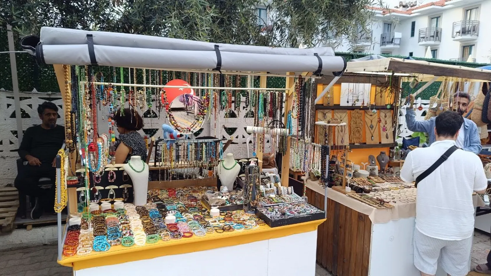 Fethiye Çalış Sahili'nde El Sanatları Pazarı Yaz Boyunca Açık