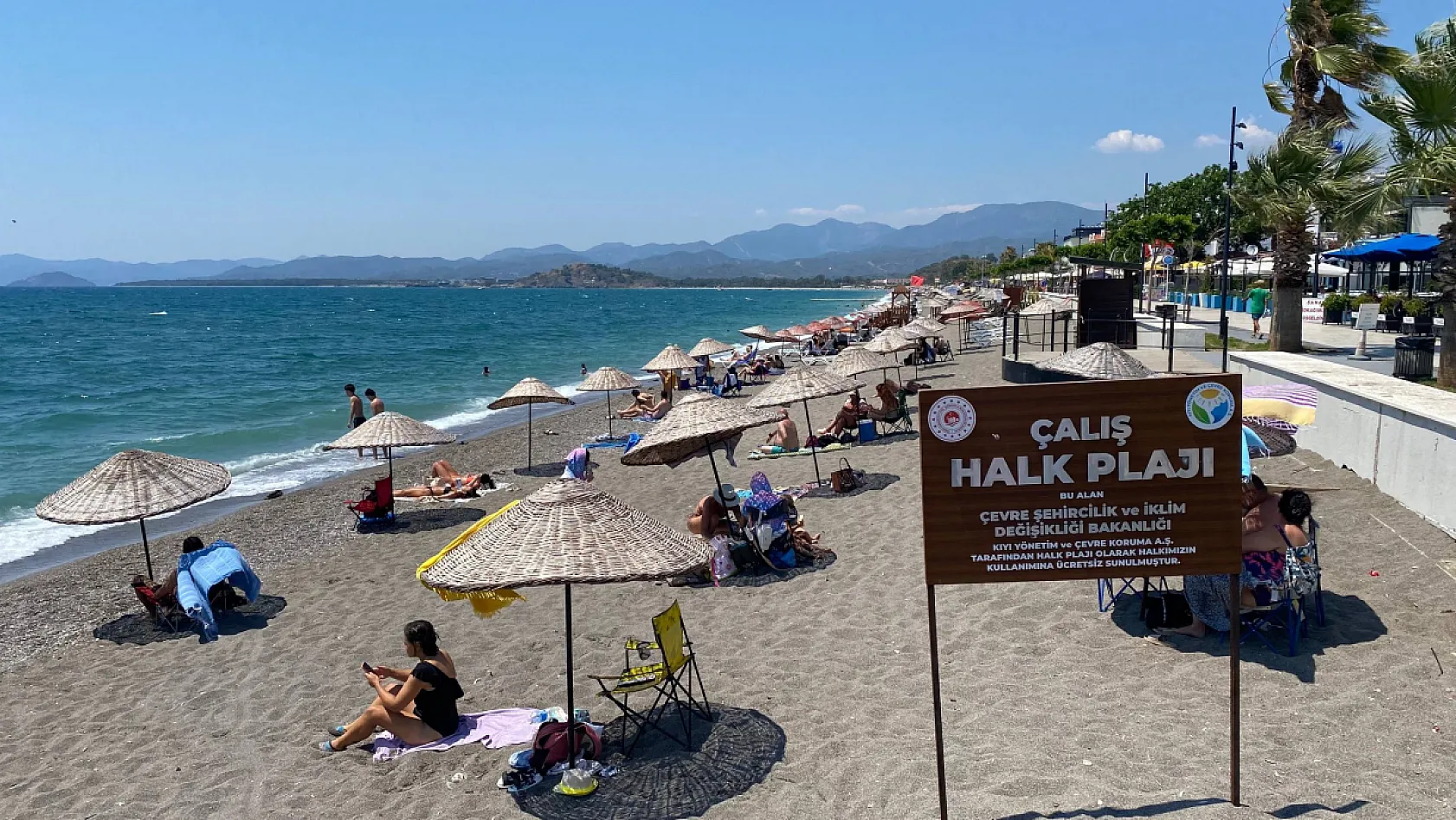 Fethiye Çalış Sahili'nde Hafta Sonu Yoğunluğu