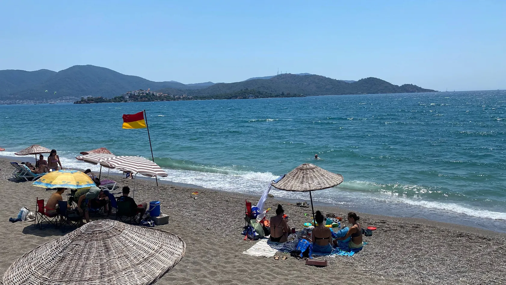 Fethiye Çalış Sahili'nde Hafta Sonu Yoğunluğu