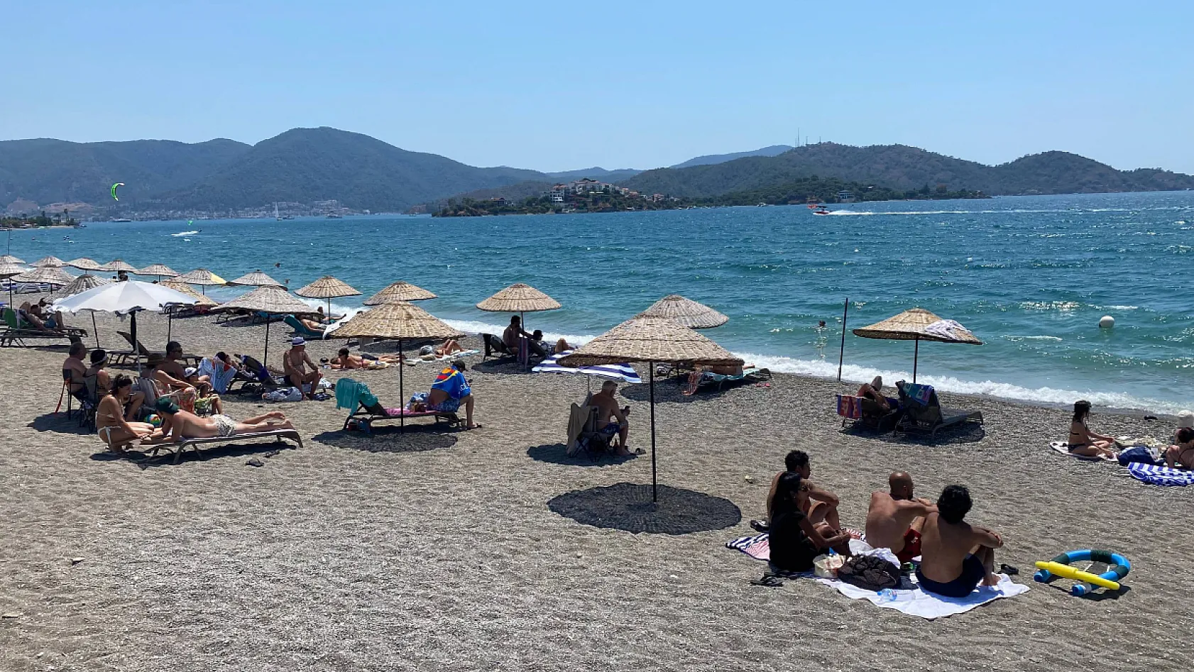 Fethiye Çalış Sahili'nde Hafta Sonu Yoğunluğu