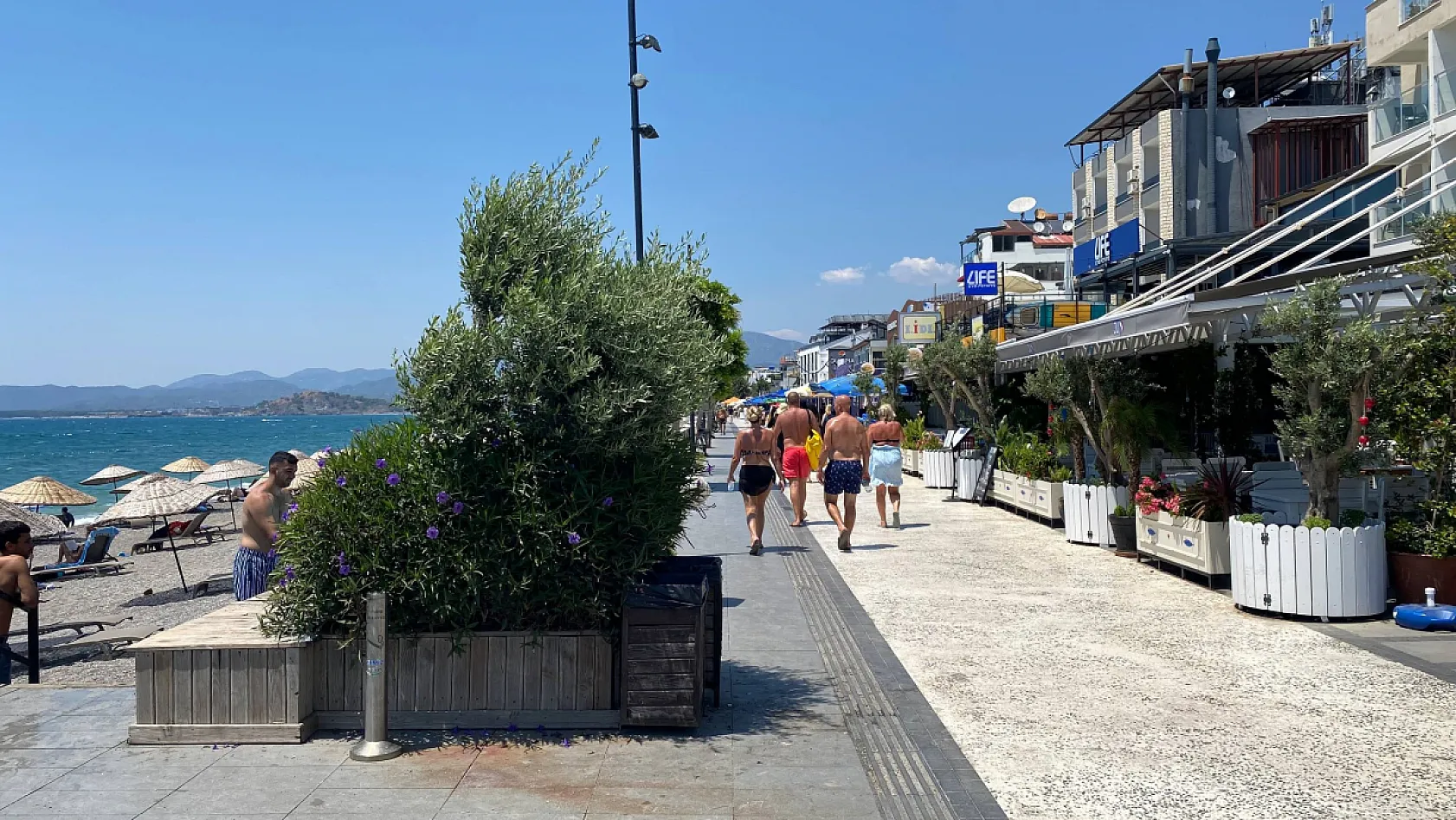 Fethiye Çalış Sahili'nde Hafta Sonu Yoğunluğu