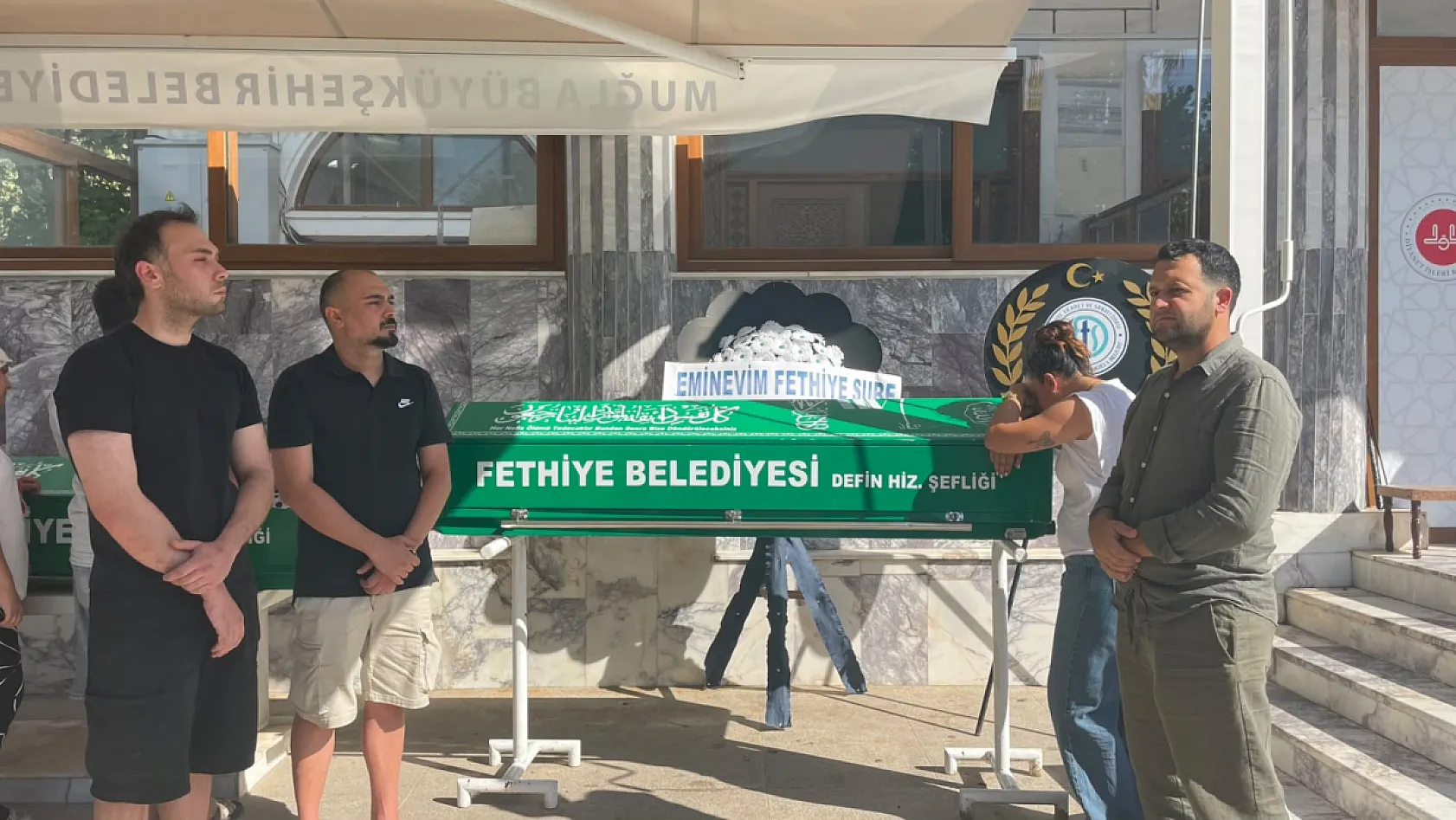 Fethiye Çarşı Caddesi esnaflarından Ömer Eriz son yolculuğuna uğurlandı