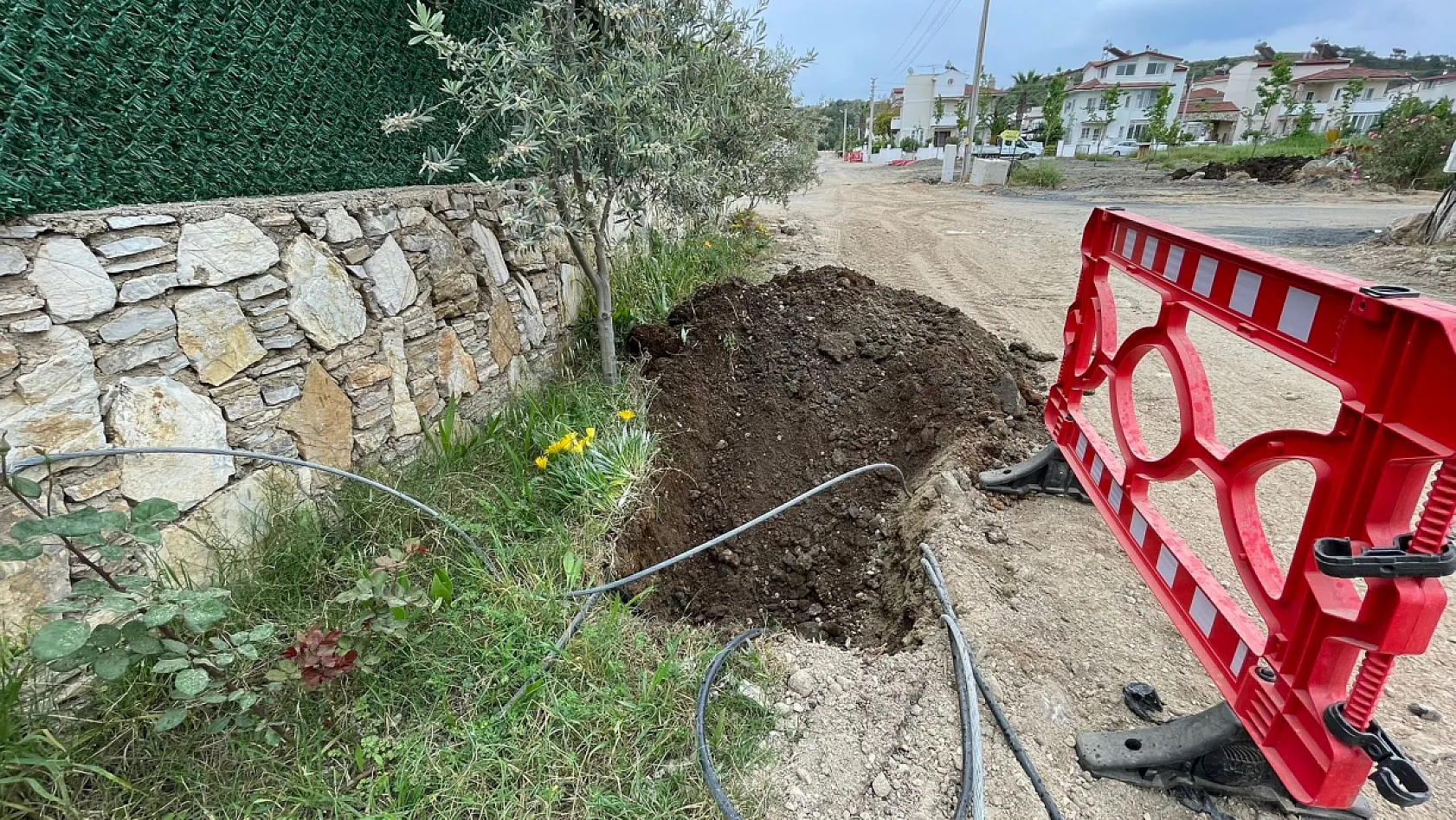 Fethiye Çiftlik Mahallesi 137. Sokak'ta altyapı tamamlanıyor, asfalt çalışması başlıyor