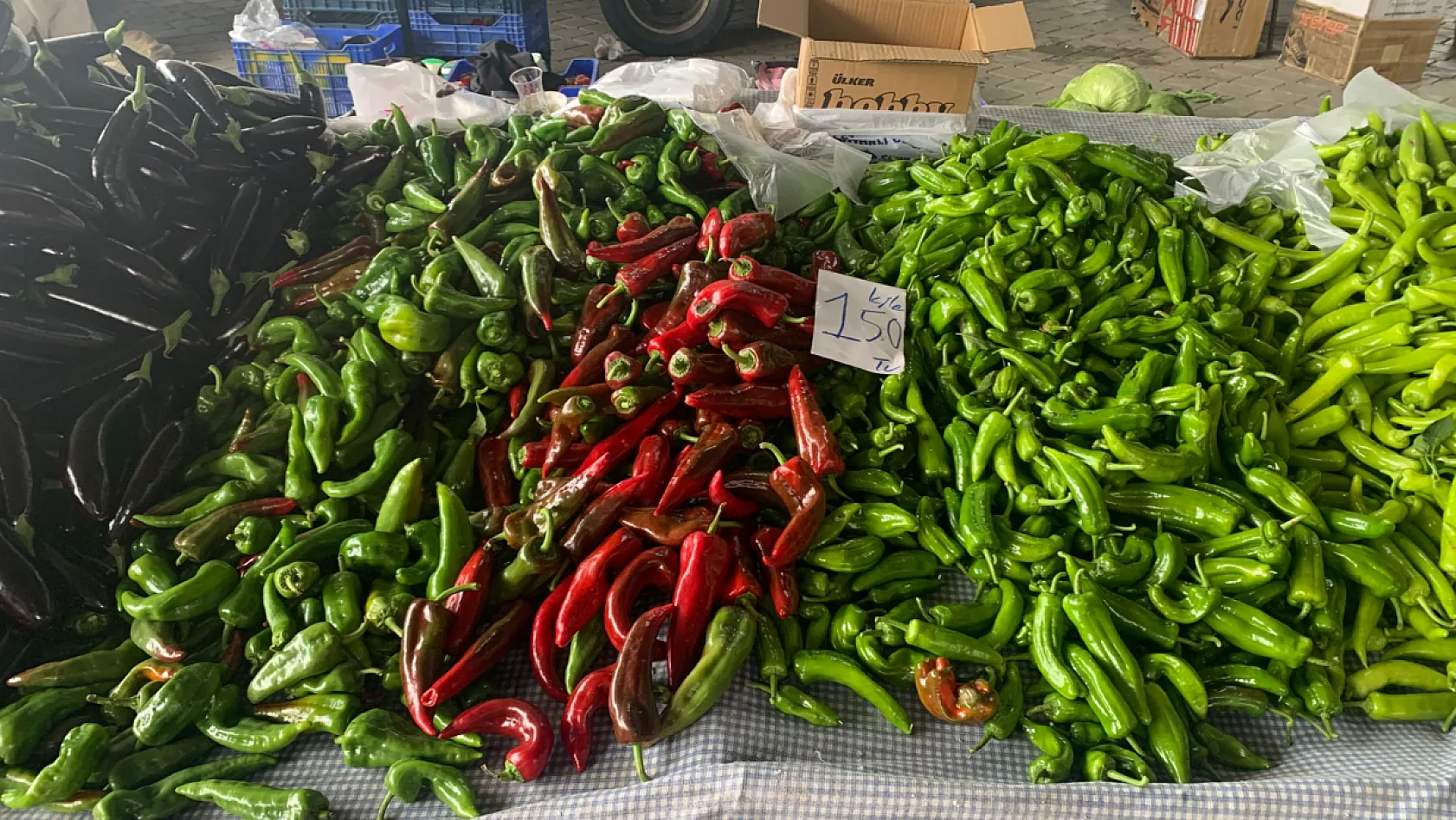 Fethiye Çiftlik Pazarı'nda tezgahlar doldu: Sebze ve meyvede günün fiyatları