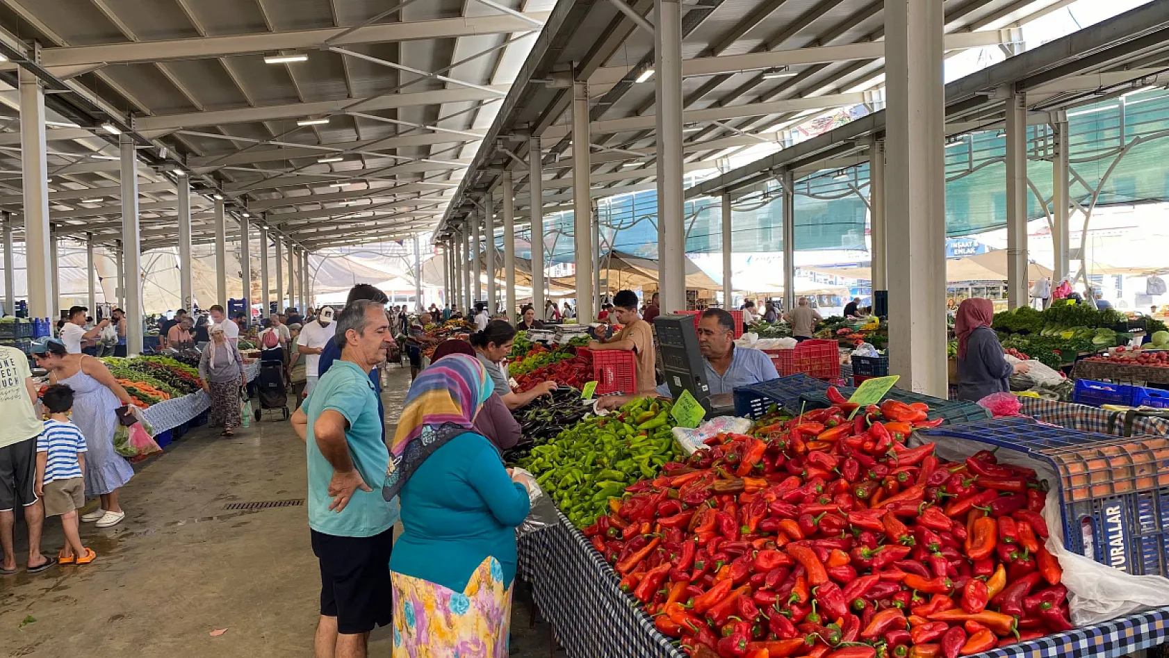 Fethiye Cumartesi Pazarı'nda Bu Haftanın Meyve Fiyatları