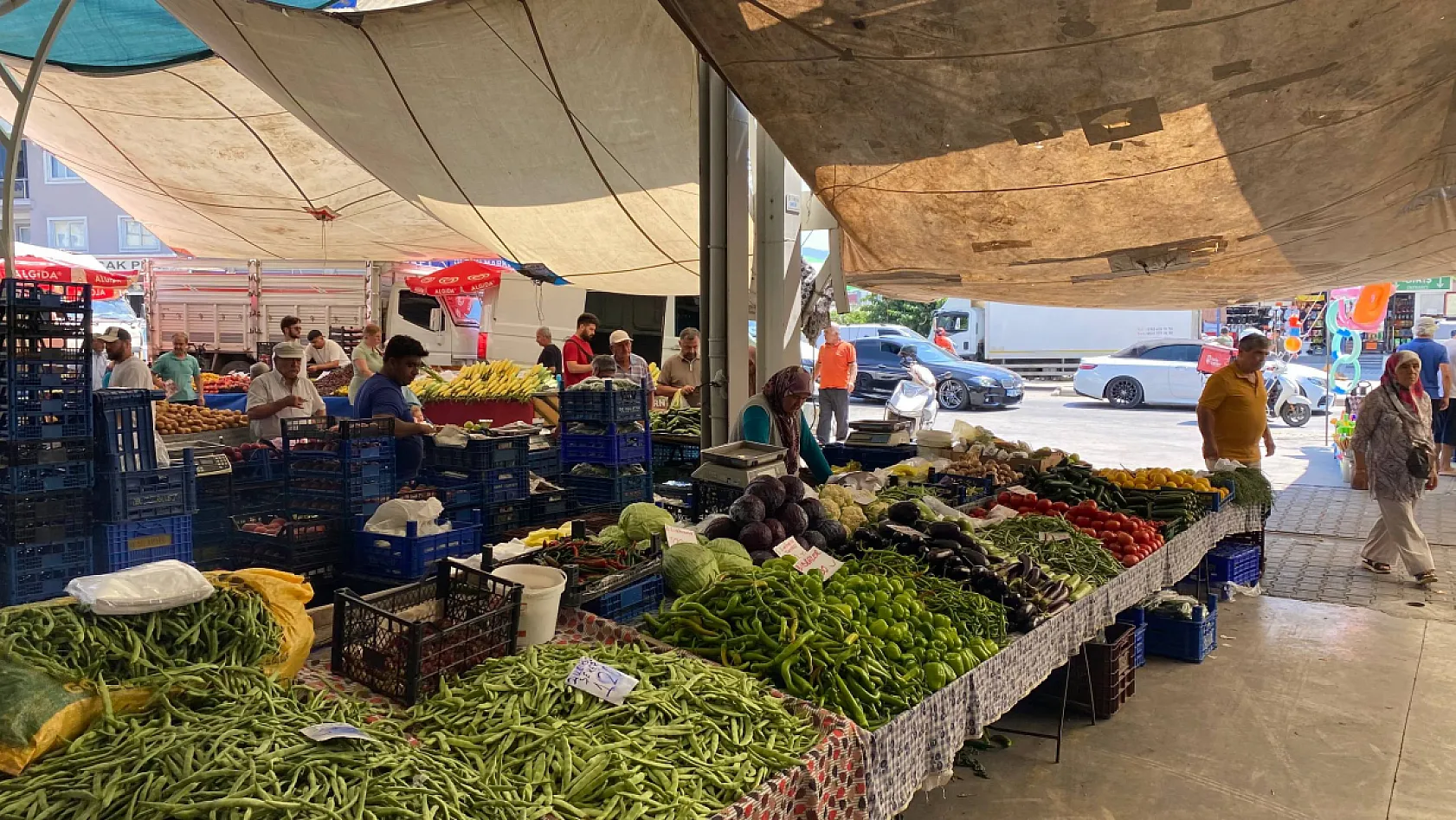 Fethiye Cumartesi Pazarı'nda Bu Haftanın Meyve Fiyatları