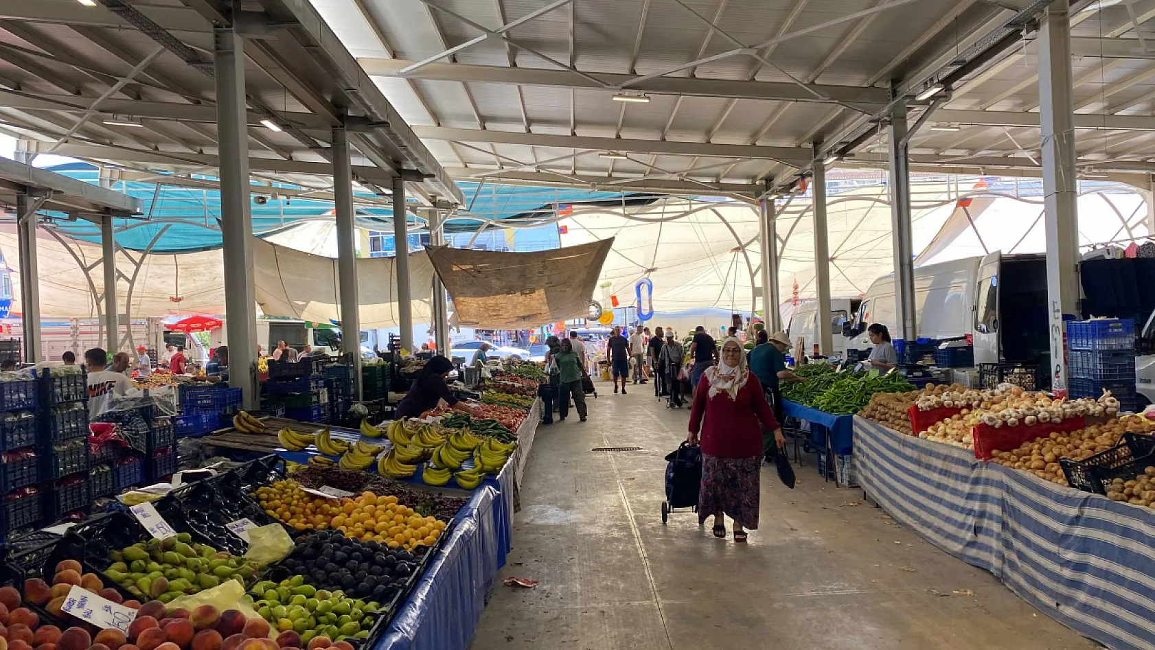 Fethiye Cumartesi Pazarı'nda Bu Haftanın Meyve Fiyatları