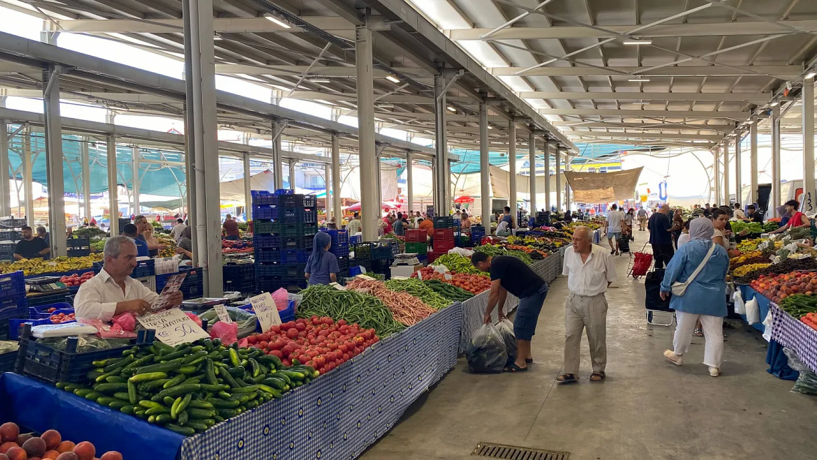 Fethiye Cumartesi Pazarı'nda Bu Haftanın Meyve Fiyatları