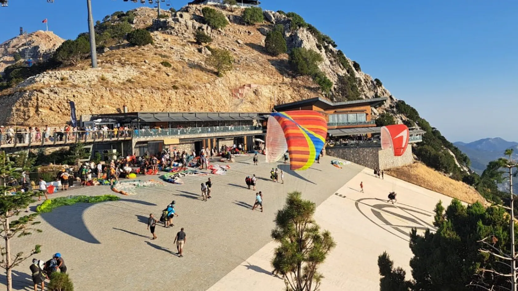 Fethiye'de 7 günde 8 bin 435 kişi yamaç paraşütü yaptı