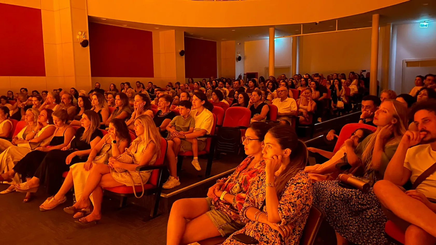 Fethiye'de binlerce mum ışığında unutulmaz klasik müzik gecesi
