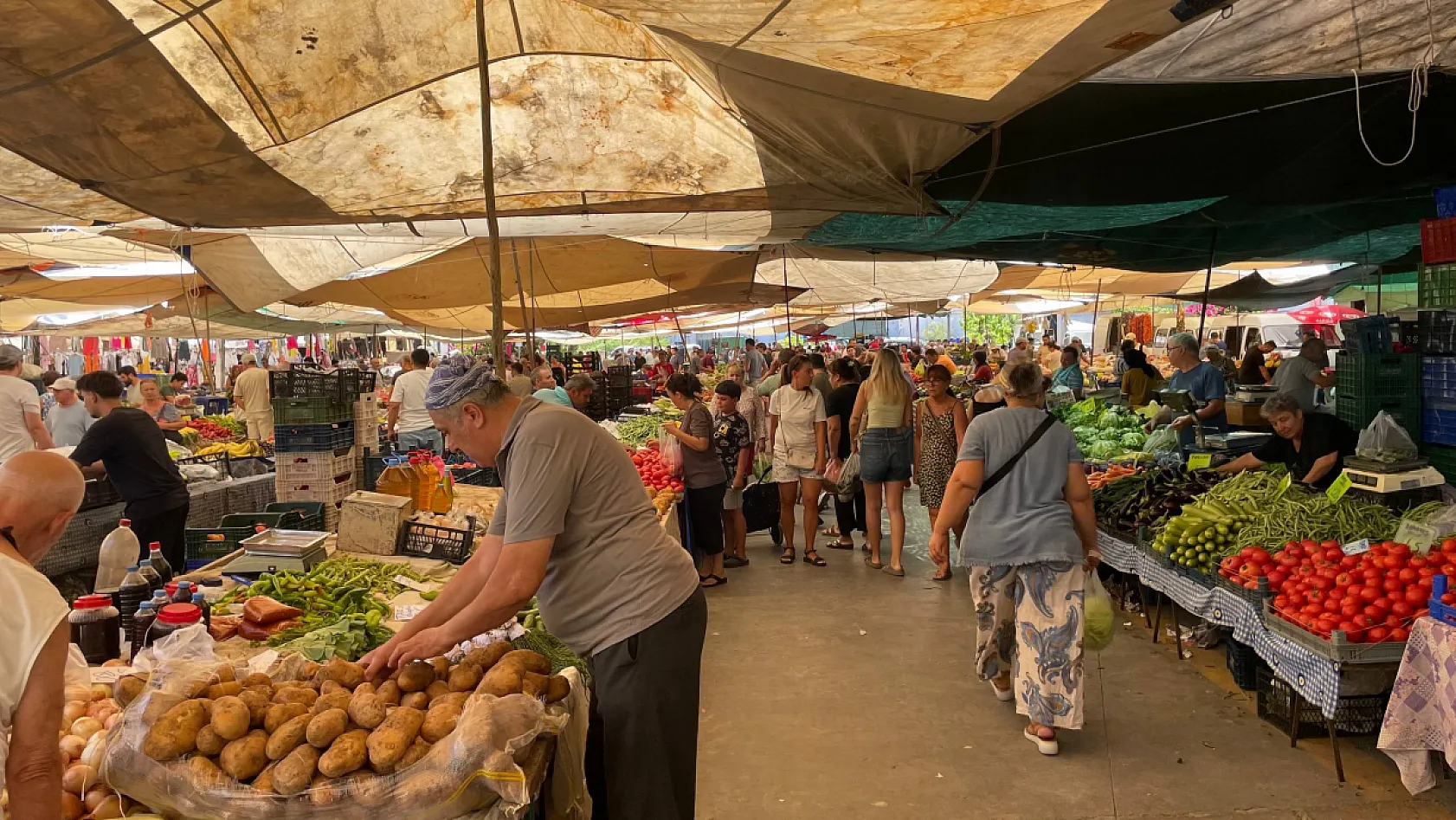 Fethiye'de Dört Kişilik Ailenin Pazar Masrafı 2 Bin TL'ye Yaklaştı! İşte Tezgahlardaki Son Rakamlar