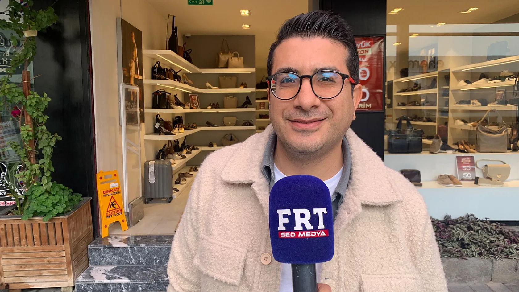 Fethiye'de düz vites tutkusu bitmiyor: Üreticiler vazgeçse de sürücüler diretiyor