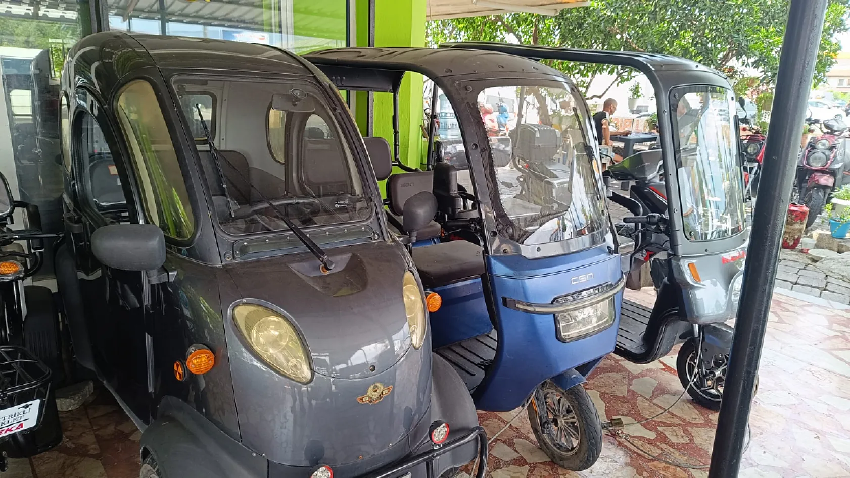Fethiye'de elektrikli motor ustası uyardı: Bir hata aküyü kullanılamaz hale getirebilir