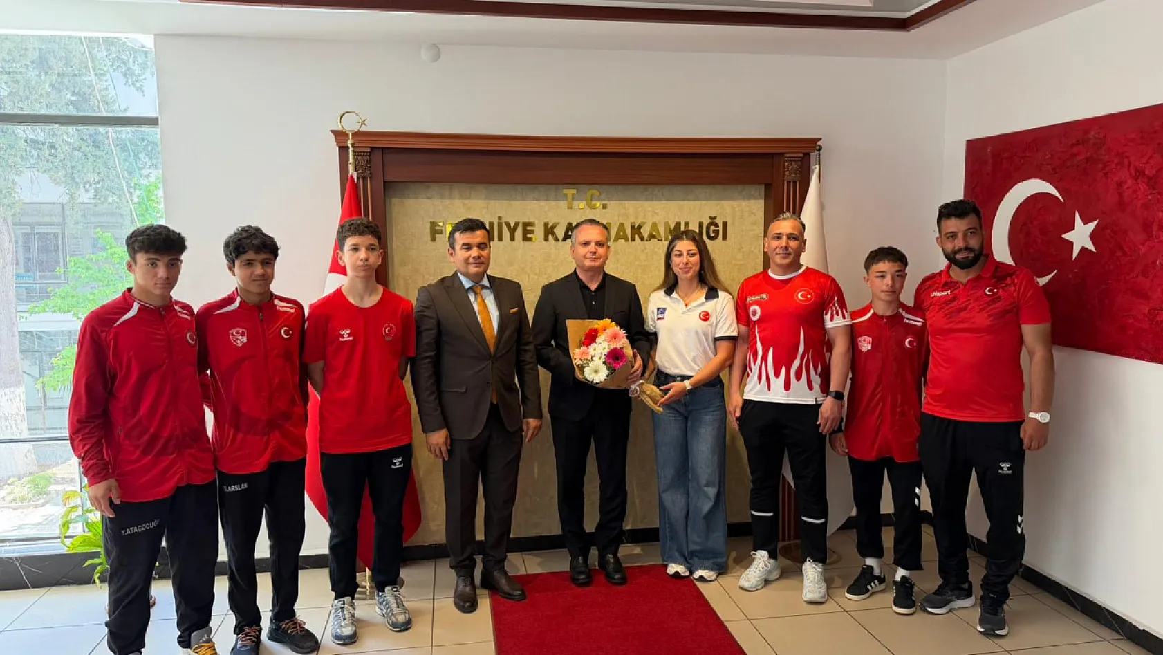 Fethiye'de Gençlik Haftası'nda Milli Sporculardan Kaymakam Akkaya'ya Ziyaret