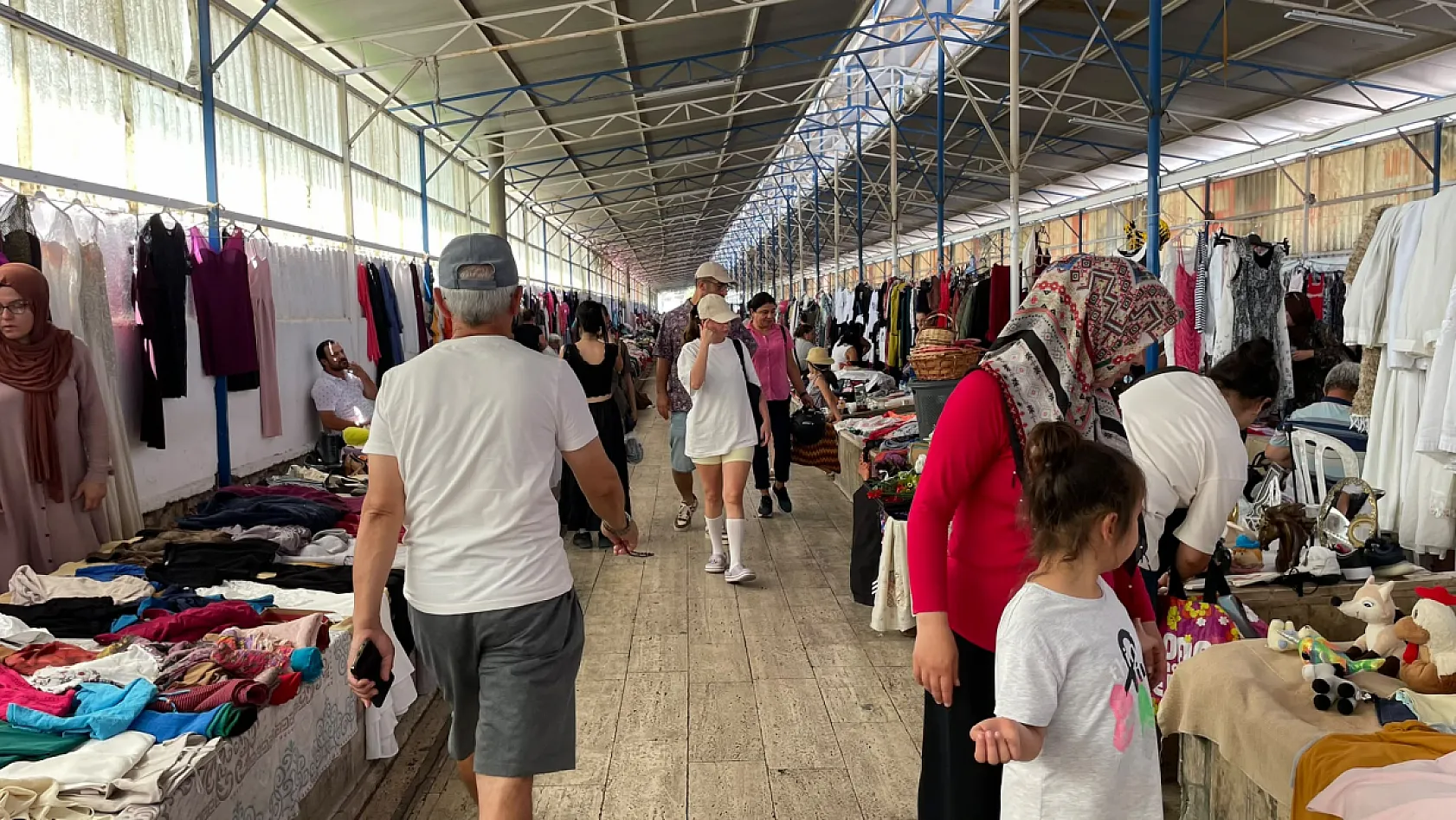 Fethiye'de 'İkinci El Pazarı'na yoğun ilgi: Hem bütçeye hem geri dönüşüme katkı