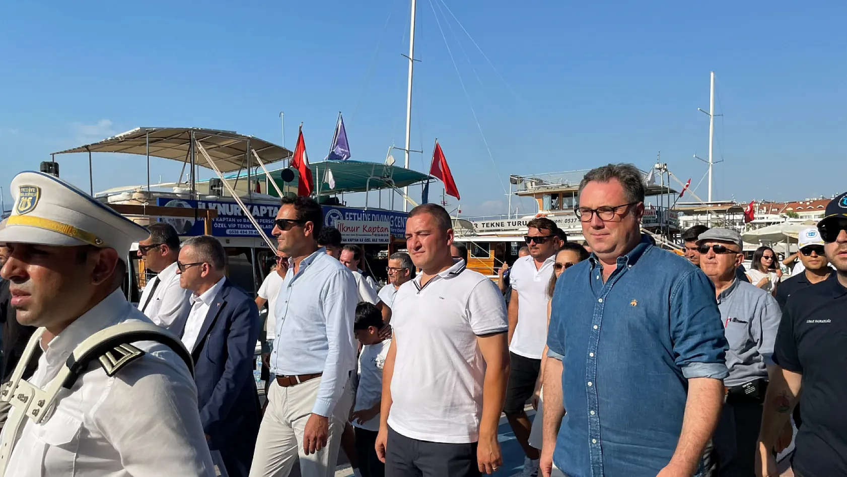Fethiye'de Kabotaj Bayramı Coşkusu: Bando Eşliğinde Kortej Yürüyüşü