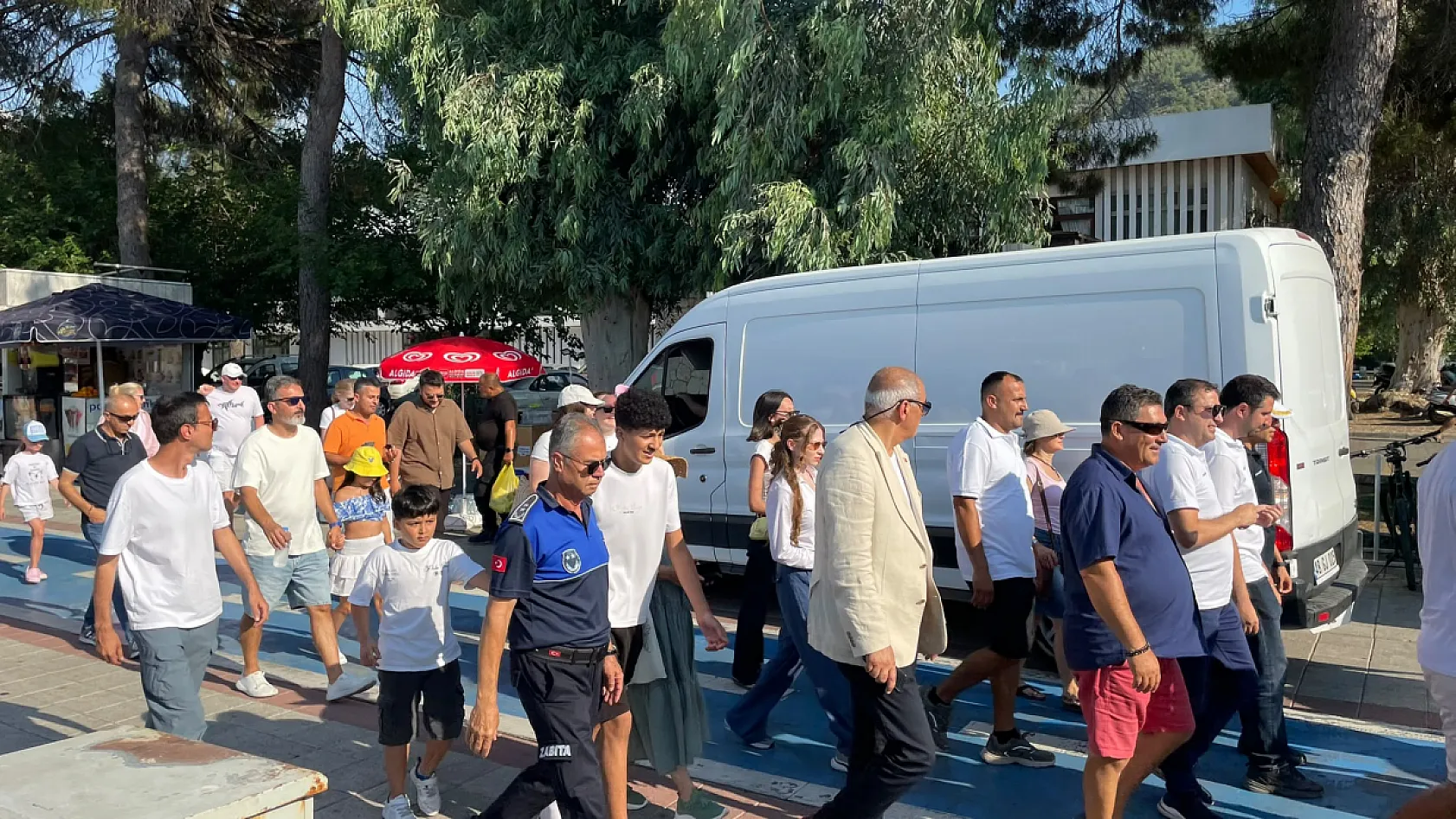 Fethiye'de Kabotaj Bayramı Coşkusu: Bando Eşliğinde Kortej Yürüyüşü