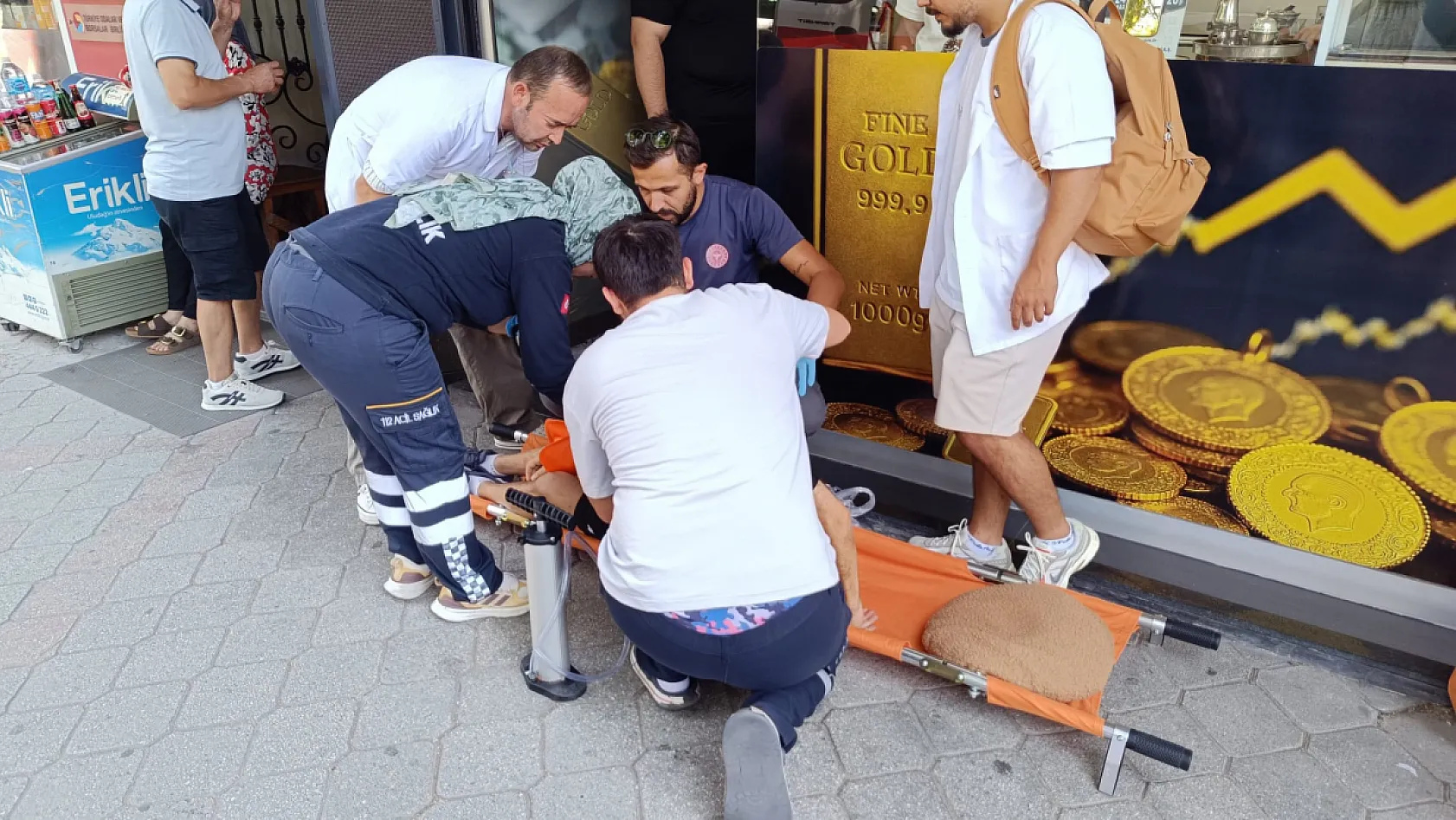 Fethiye'de karşıdan karşıya geçen yayaya otomobil çarptı